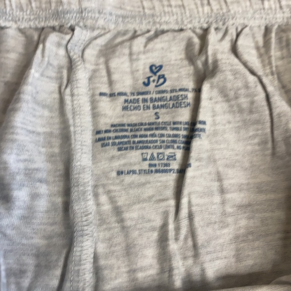 Jane and Bleecker sleep shorts - Picture 3 of 4